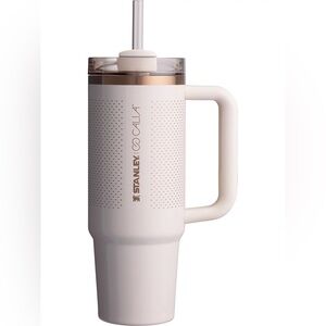 Stanley x Calia - 40oz Flowstate Quencher H2.0 Tumbler. Color: (Oat Milk) *NEW*